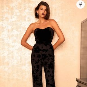 LuLu’s BLK Velevt Jumper. New w/o tags